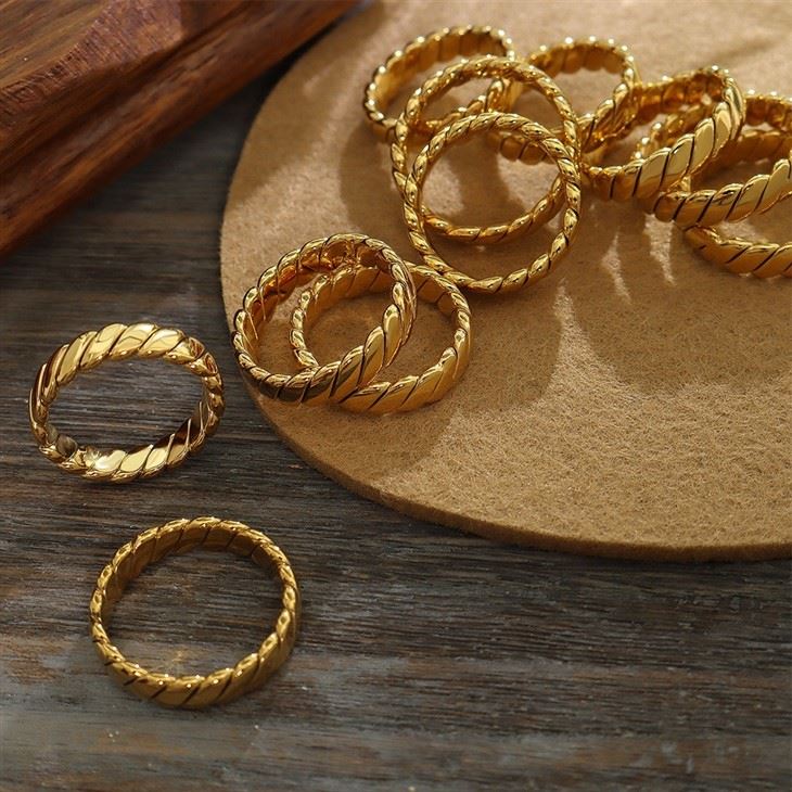 twisted rope ring