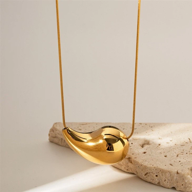 Teardrop Pendant Necklace