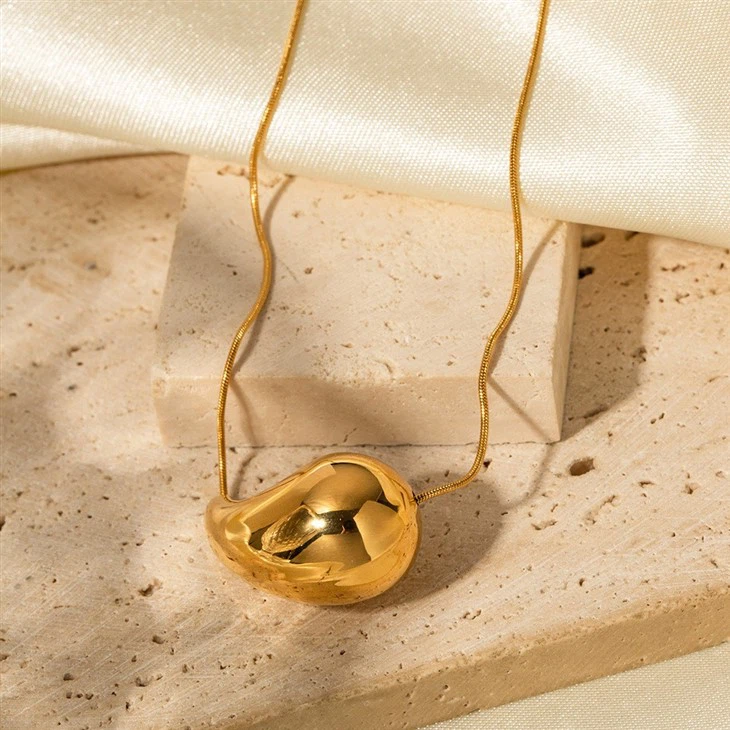 Teardrop Pendant Necklace